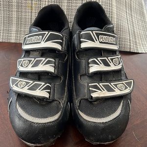 Pearl Izumi “I-Beam” mountain bike shoe
